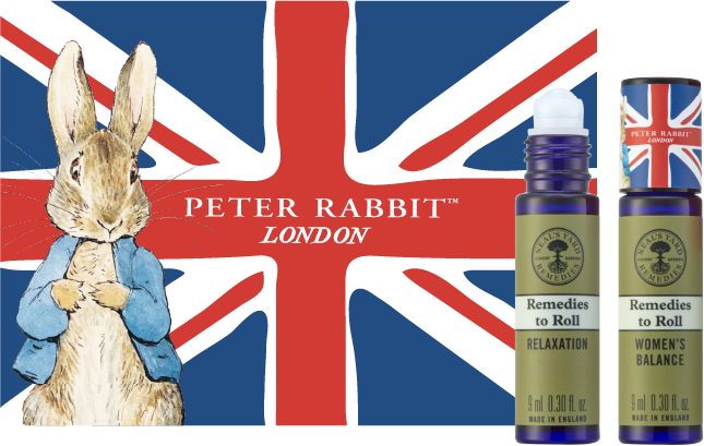 【限定】ピーターラビット™×ニールズヤード レメディーズ コラボレーション。イギリス国旗とピーターラビットのアート、限定コラボレーション パッケージのアロマパルスのキービジュアル。 