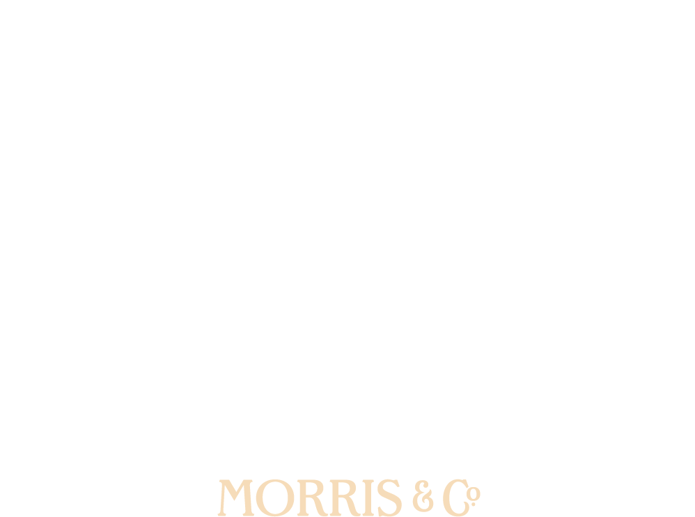 ニールズヤードが誇るベストセラーアイテムで、肌も心も輝くホリデーシーズンを。ウィリアム・モリスが設立したMorris ＆ Co.の代表作、自然の生命力と優雅さを感じさせるゴールデンリリー柄を、ニールズヤードだけの特別な色使いでデザインした日本限定ボックスに入れてお届けします。